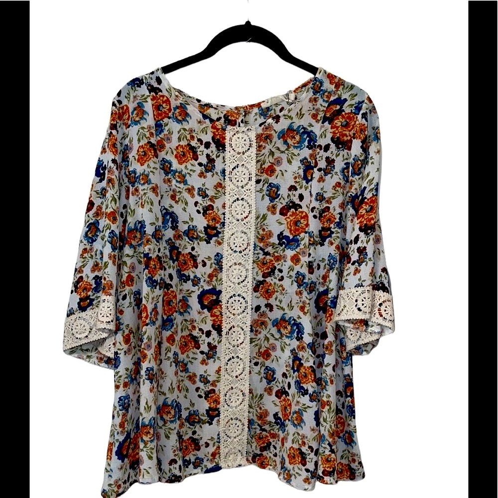 EVERLEIGH Boho top w/lace on a fall floral pattern w/swing sleeves L